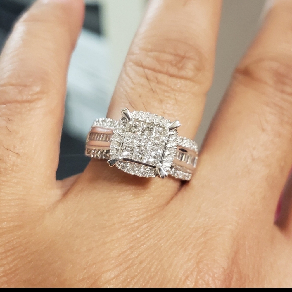 Amazing♥️ 10k gold diamond wedding ring - Picture 13 of 16